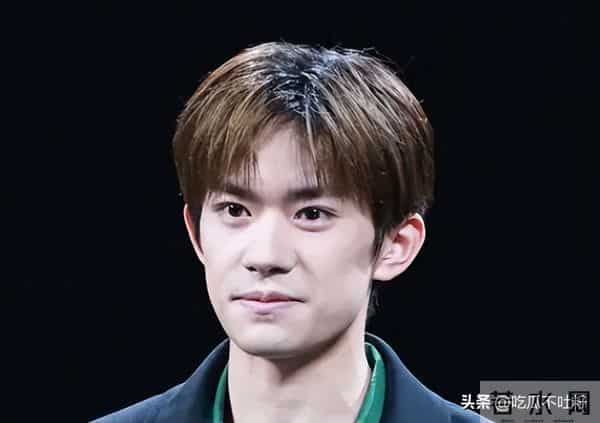 四次提名终圆梦!24岁的易烊千玺金鸡奖封帝,黄磊说的话果然没错