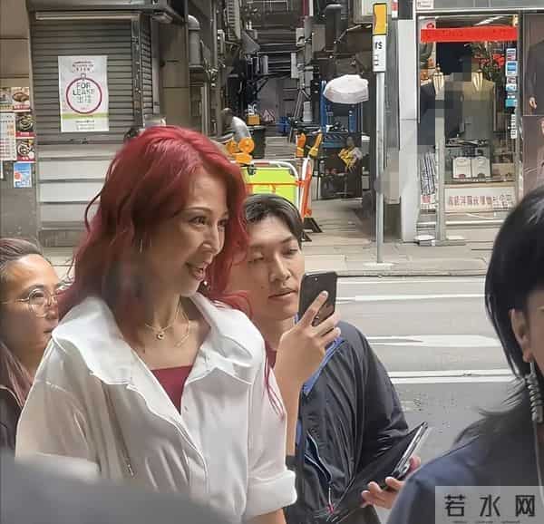 52岁蔡少芬现状让人心酸,脸部变瘦特别显老,不老女神风光不再