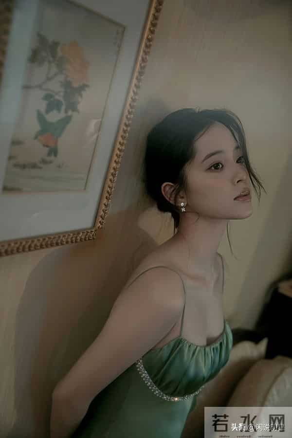 欧阳娜娜—珍藏性感照：从“少女”到“纯欲”！这组图太顶了