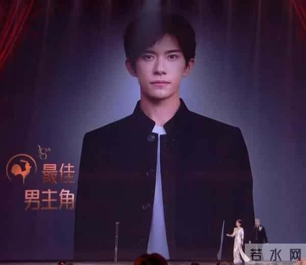 24岁的易烊千玺，成为金鸡奖最年轻影帝，刷新刘烨保持21年的记录