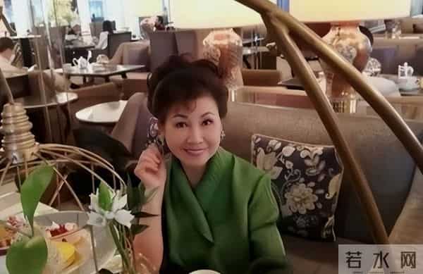 惊传噩耗！香港知名演员老公于家中离世，坐在轮椅上失去呼吸