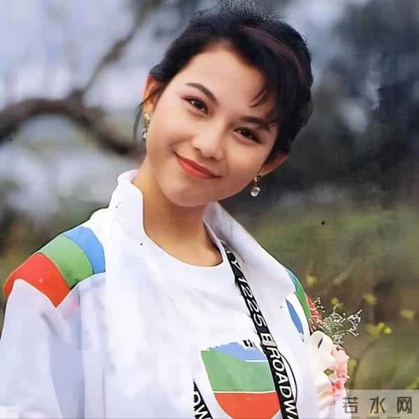 52岁蔡少芬现状让人心酸,脸部变瘦特别显老,不老女神风光不再