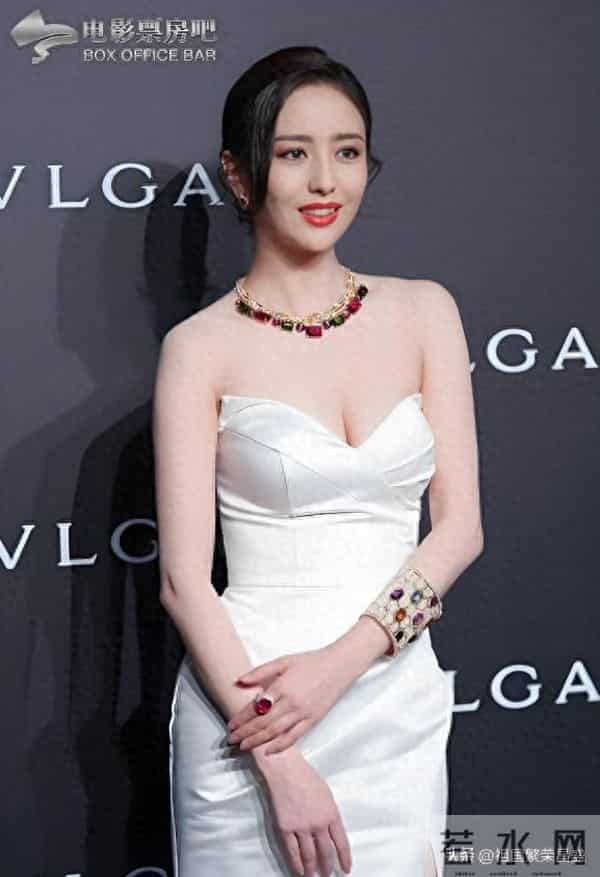 瘦而不弱，柔中带刚，佟丽娅好身材