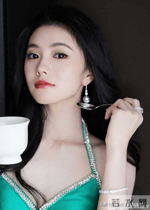 刘浩存 明眸皓齿 挡不住的清纯灵动 又白又美