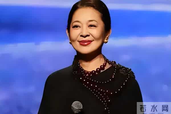 倪萍：半生从容，却为1.97 米的儿子操碎了心，有两大担忧