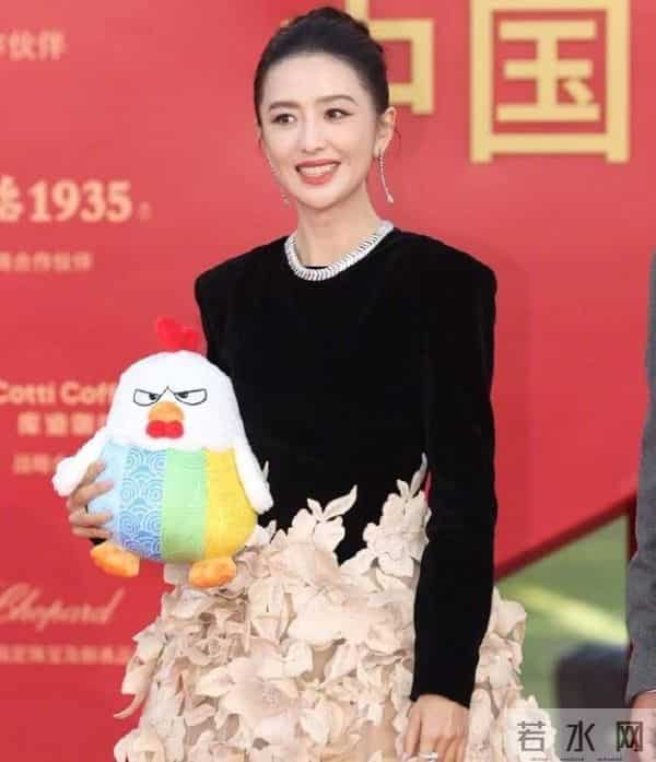 蒋梦婕金鸡女神美出圈!陈都灵惊艳宋佳优雅,看到关晓彤:爱了!