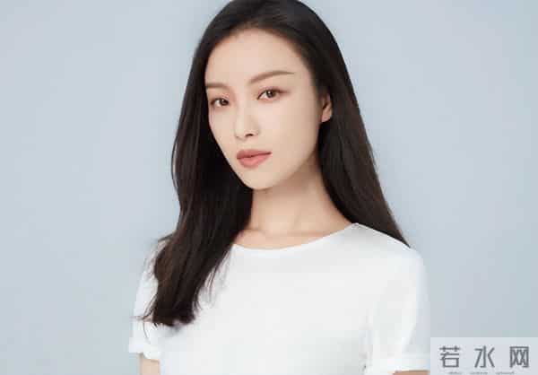 这一夜，内娱的江湖地位、人情冷暖，在倪妮身上体现得淋漓尽致