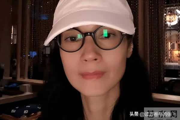 她认干爹,拍风月片,被导演霸王硬上弓,靠山去世后沦为服务员