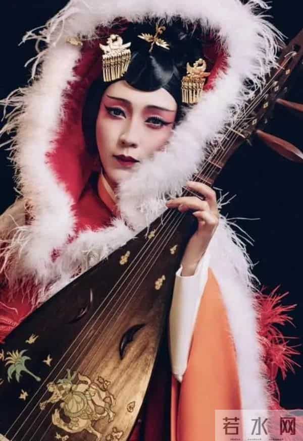 饭喂到嘴里都不会吃,不受戏曲圈待见的李玉刚 为自己的行为买了单