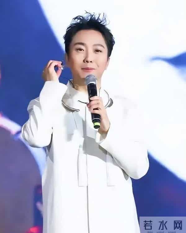 饭喂到嘴里都不会吃,不受戏曲圈待见的李玉刚 为自己的行为买了单