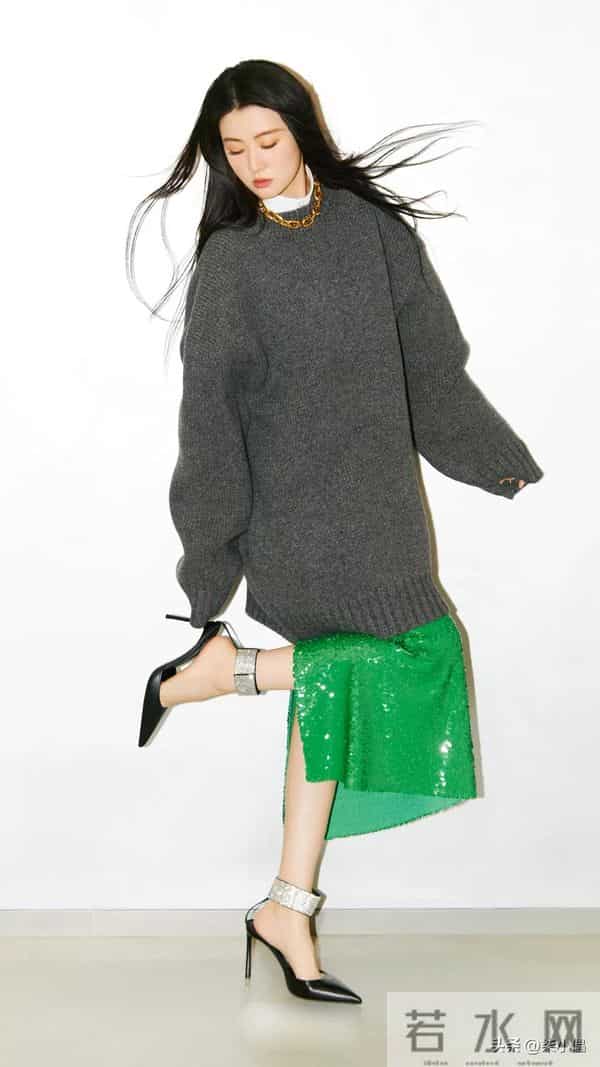 乔欣｜精致的妆容，修长的美腿，可真是诱人