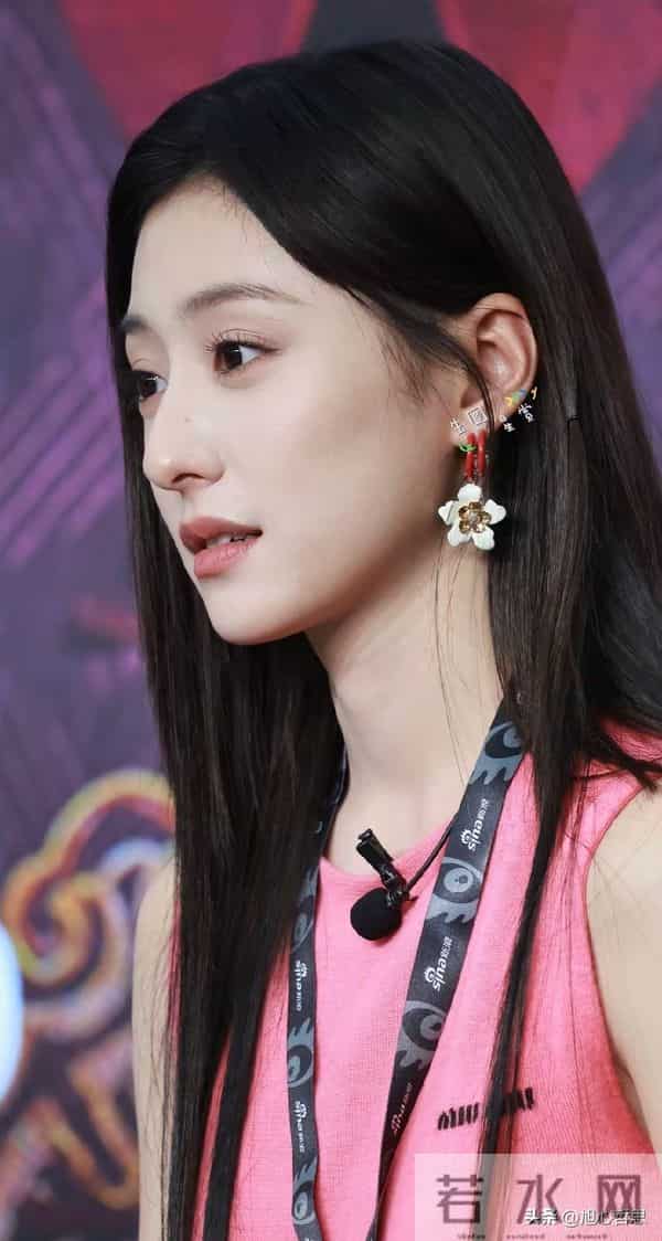 胡连馨短剧第一女神，她的美很独特，让人过目不忘