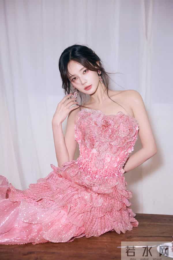 李一桐花仙子 粉色礼服太漂亮了