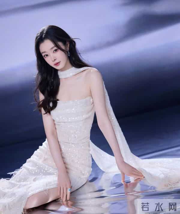 她以骨肉匀停的曼妙,定义了何为“清艳脱俗”~宋轶