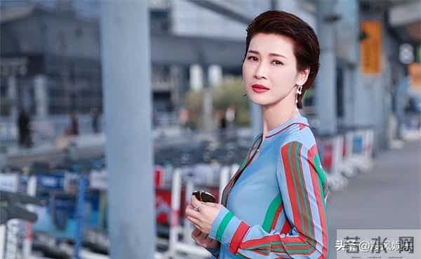 为了嫁50亿富豪，狠心抛弃同居5年的周一围，现今她却活成了笑话