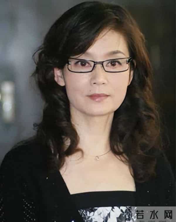 13次夺影后,一生无儿无女,50岁却公开“表白”前夫:她太敢了