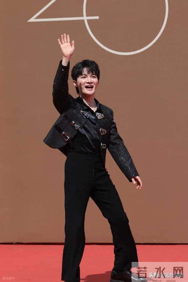 周深的资本靠山来自天赐,这个答案满意否