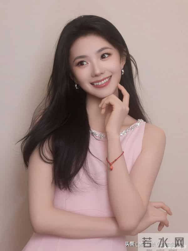 刘浩存 明眸皓齿 挡不住的清纯灵动 又白又美