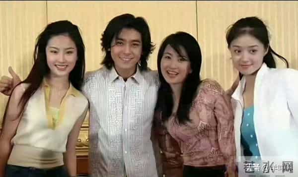 当年蒋欣才19岁，刘亦菲才15岁，不得不说美女真是从小美到大！