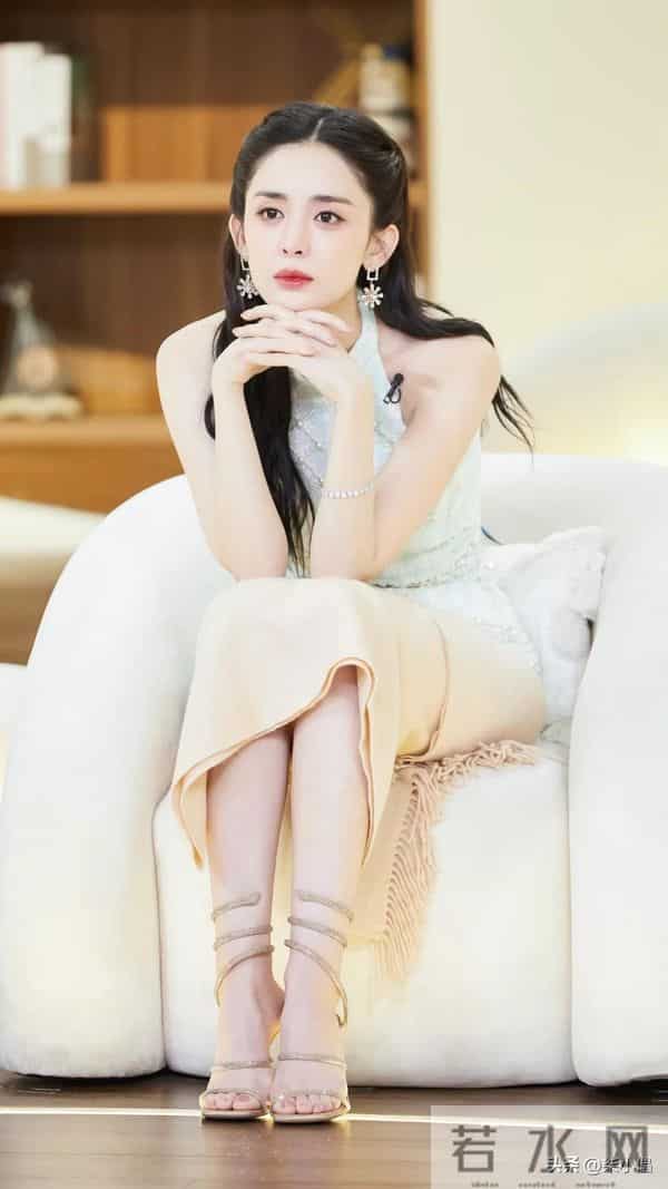 古力娜扎｜美腿系列里怎么少了古力娜扎？