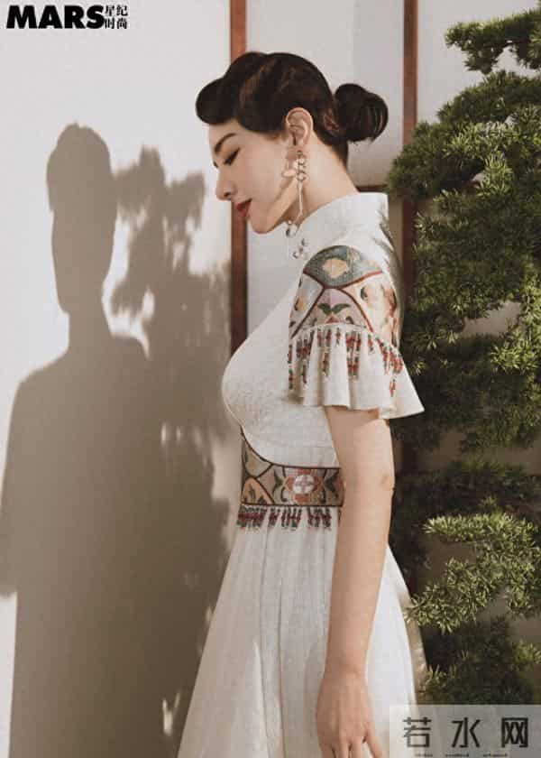 黄奕，复古典雅