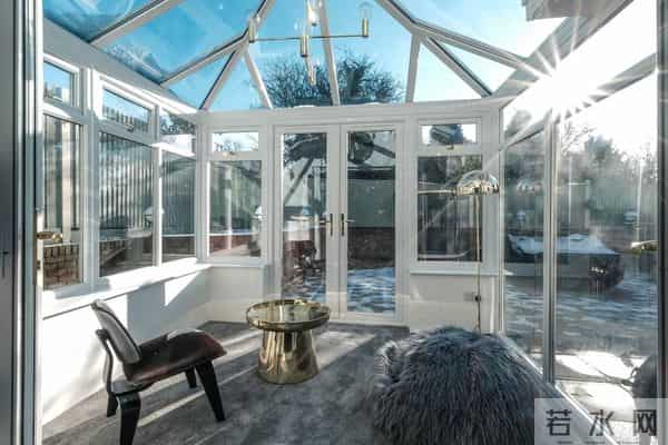 雷颂德夫妇同框放闪,移民英国生活富足惬意,模特太太被赞不见老