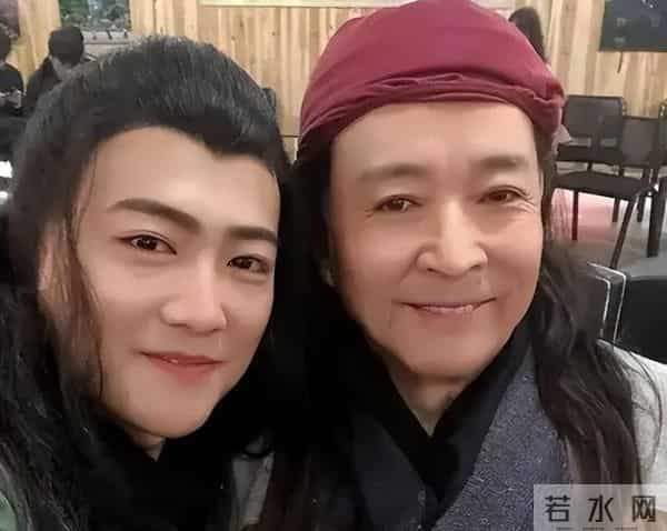 原来他早已去世,15岁演戏44岁走红,47岁患癌离世,哥哥是熟面孔