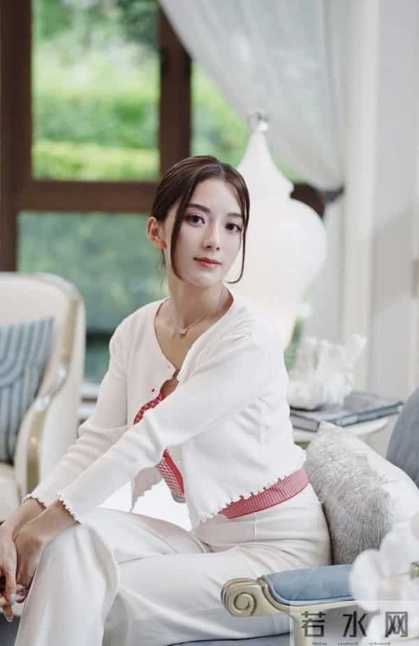 TVB上位小花被指忽然富贵!剧接剧无缝进组,自曝将创立首饰品牌