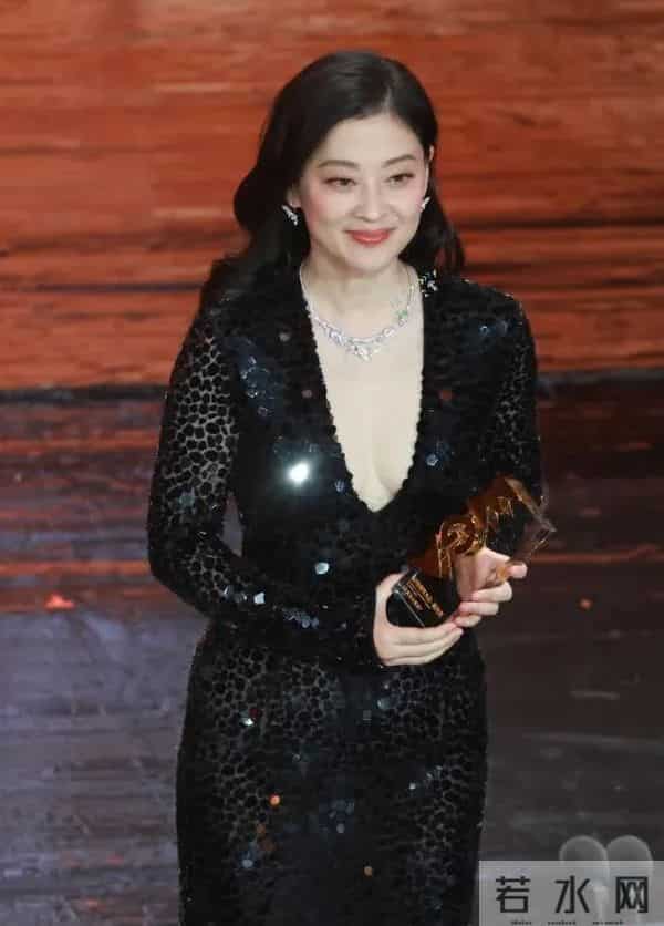 著名导演叶大鹰:因为女演员梅婷,与结发妻子离婚,今67岁仍单身