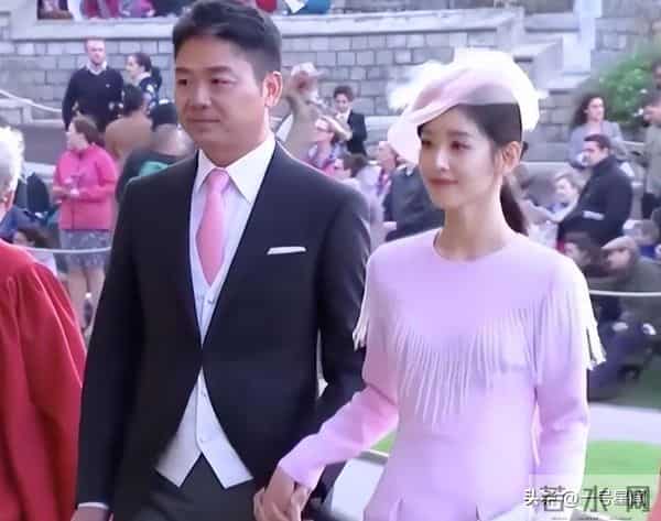 婚变风波不到半个月,31岁章泽天喜提新身份,担心的事还是发生了