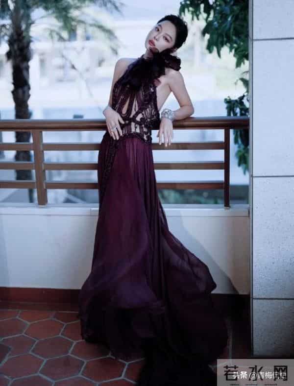 金鸡奖红毯:关晓彤衣服太丑,叶童装嫩,宋佳大露背,倪妮赢麻了