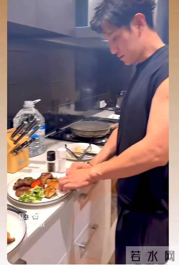 陈乔恩和老公澳洲度假!住大别墅一手端锅一手夹肉,还去参观母校