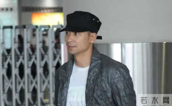 换心还是换血?62岁的李连杰脱衣自证,让人担心的事还是发生了