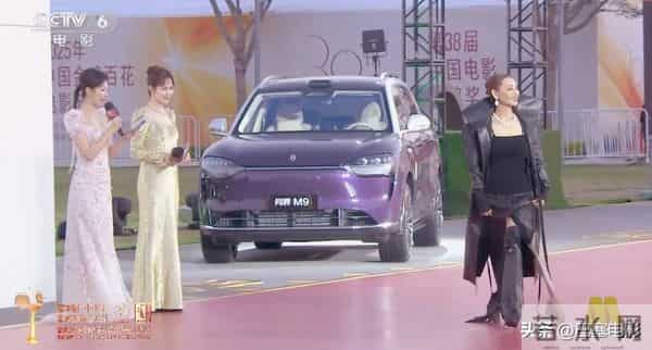 2025金鸡奖:千玺拿影帝,倪妮腰臀比惊人,辛芷蕾、关晓彤乱穿