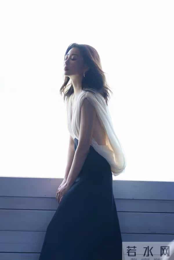 殷桃这身材看起来确实是太美了，不过这大体格子看起来非常健康