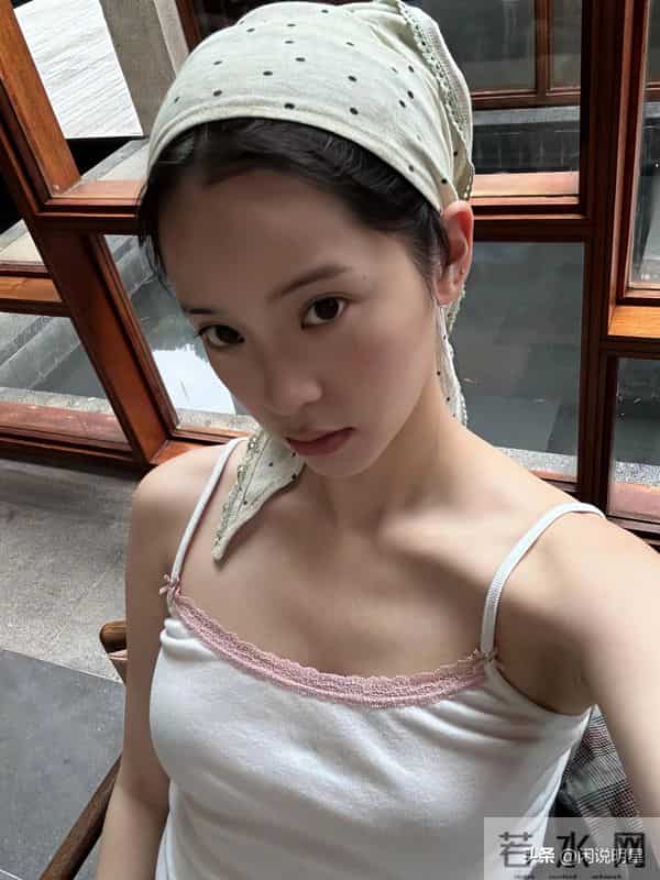 欧阳娜娜—珍藏性感照：从“少女”到“纯欲”！这组图太顶了