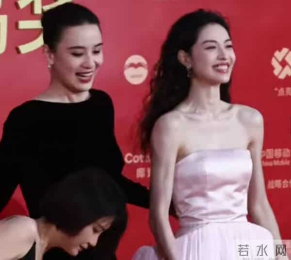 精修图VS生图：关晓彤膀大腰圆，倪妮老气了不少，辛芷蕾选错裙子