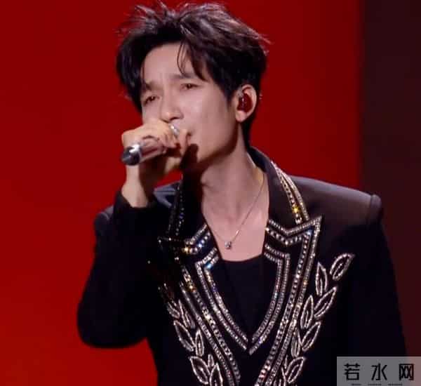 24岁的易烊千玺,成为金鸡奖最年轻影帝,刷新刘烨保持21年的记录