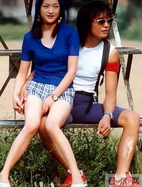 把男人当"玩具"?51岁"无人敢娶"的周迅,走上了另一条道路