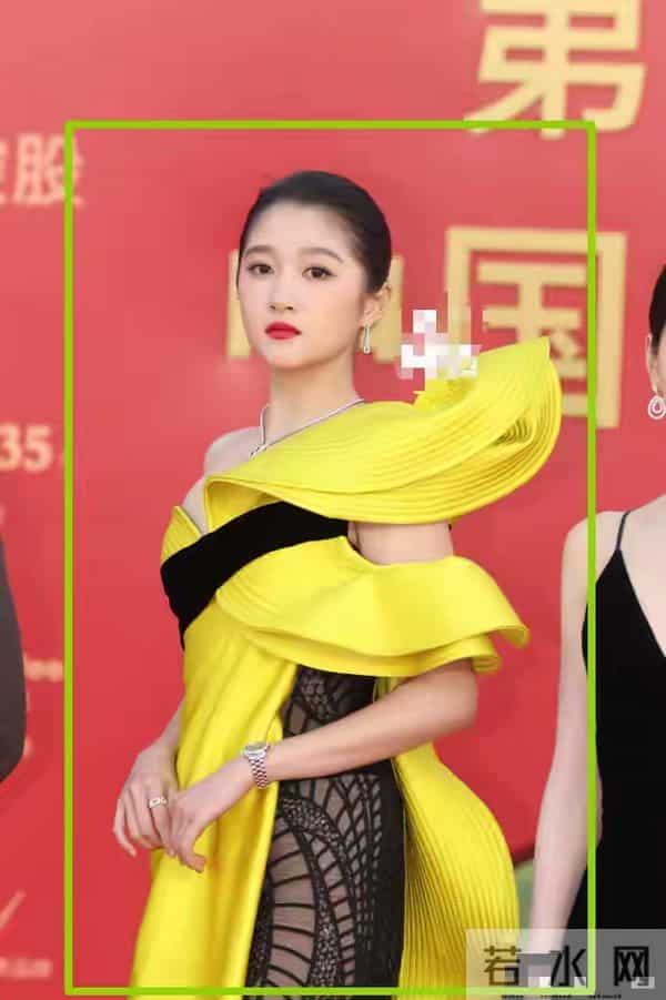 金鸡红毯明星“见光死”,姚晨脸肿,关晓彤造型丑,宋佳叶童得体