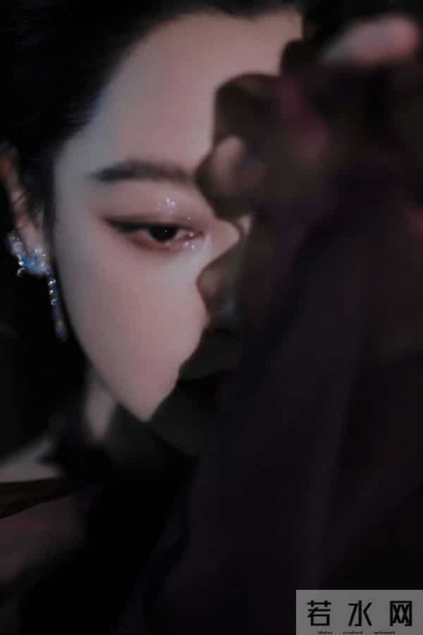 辛芷蕾金鸡奖紫色礼服惊艳出圈,诠释东方女性力量美!