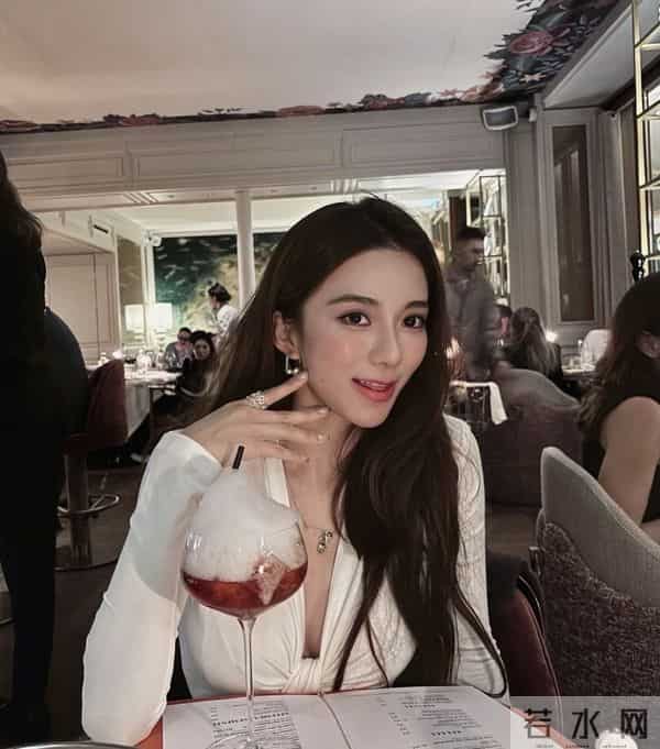 TVB上位小花被指忽然富贵!剧接剧无缝进组,自曝将创立首饰品牌