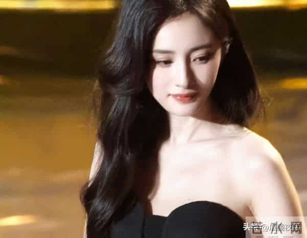 广电这一夜，群星荟萃，各显神通，却全被杨幂的麦穗抢了风头