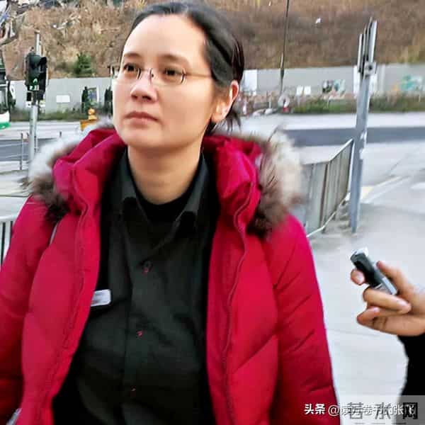 她认干爹,拍风月片,被导演霸王硬上弓,靠山去世后沦为服务员