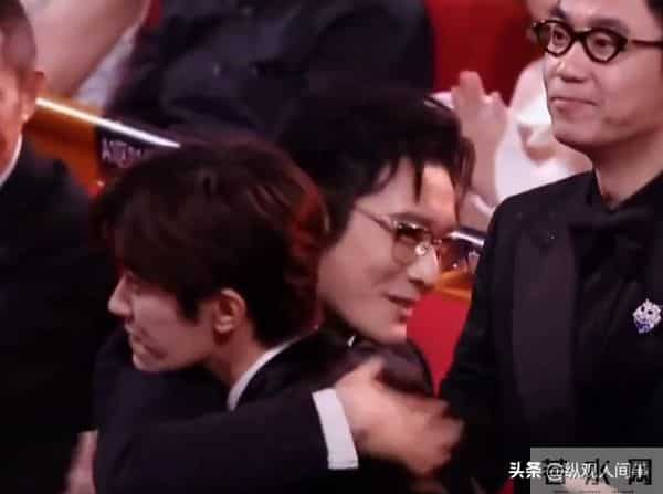 易烊千玺获影帝不到24小时,评论区一片骂声,恶心的一幕出现了