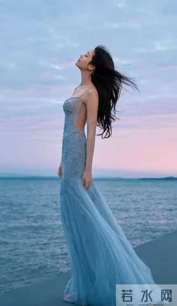 向涵之今日穿搭大揭秘,美到无法抗拒!