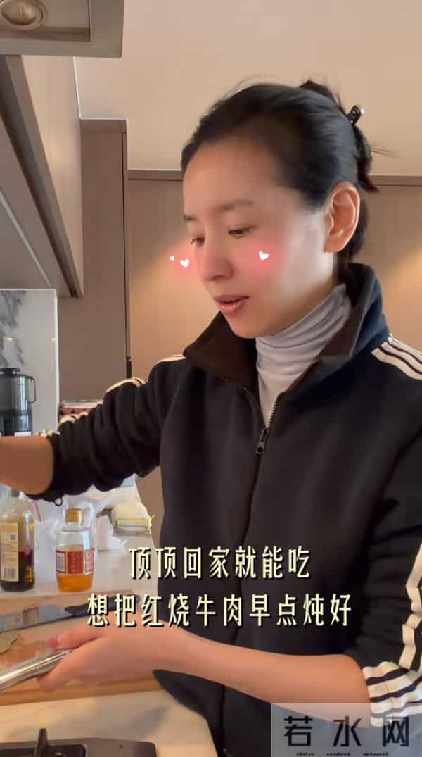 董洁自己做一日三餐，没阿姨还要洗衣服收拾卫生，住豪宅也不暖和