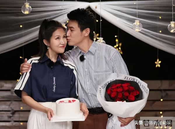 卓伟曝顶流男明星闹离婚，网友提名暴露一切，靳东无辜“躺枪”