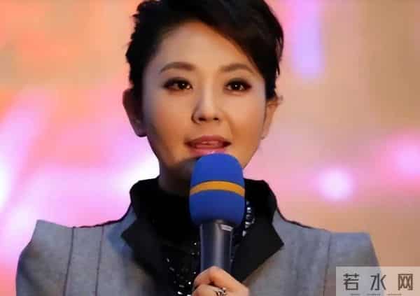 51岁主持人方琼:嫁给电视台领导,21岁儿子不仅长得像她还是学霸