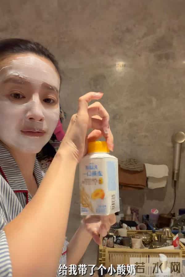 董洁自己做一日三餐，没阿姨还要洗衣服收拾卫生，住豪宅也不暖和